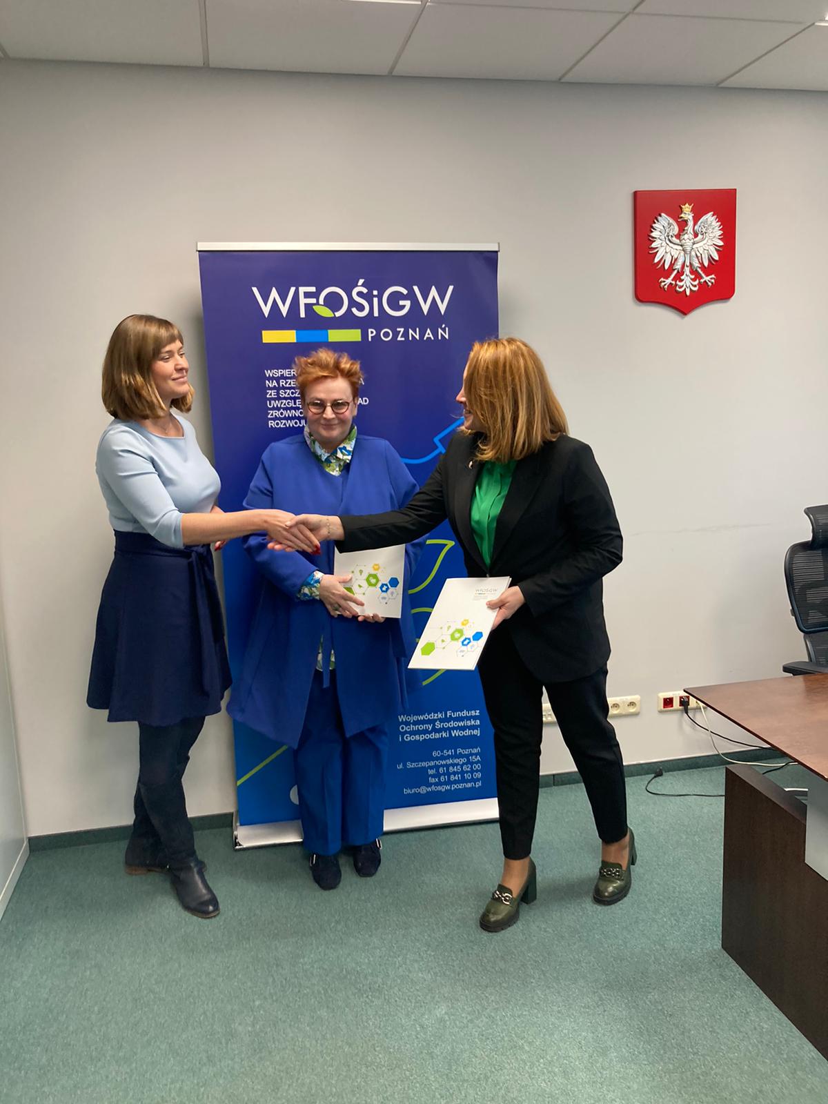 wfosigw 2022 12 01 at 10.26.16 - Podpisano dwie umowy o dotacje z Wojewódzkim Funduszem Ochrony Środowiska i Gospodarki Wodnej w Poznaniu.