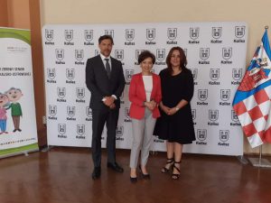 img 8502 300x225 - "Bezpieczny i zdrowy Senior" - Stowarzyszenie otrzymało promesę na nowy projekt!