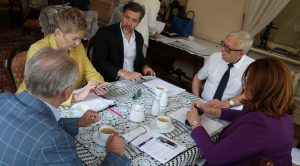 W Tłokinii Kościelnej obradował Zarząd Stowarzyszenia Aglomeracja Kalisko-Ostrowska ! 20210616 102031 1 e1624370258411 300x166 - W Tłokinii Kościelnej obradował Zarząd Stowarzyszenia Aglomeracja Kalisko-Ostrowska !