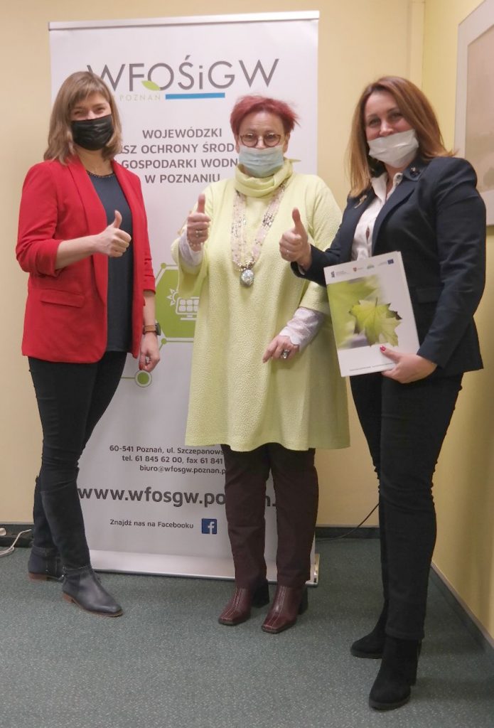 Podpisanie umowy na realizację projektu pn.: „Plan adaptacji do zmian klimatu Aglomeracji Kalisko-Ostrowskiej” nastąpiło w siedzibie Wojewódzkiego Funduszu Ochrony Środowiska i Gospodarki Wodnej w Poznaniu w dniu 10.12.2021 roku 3 695x1024 - Podpisanie umowy na realizację projektu pn.: „Plan adaptacji do zmian klimatu Aglomeracji Kalisko-Ostrowskiej” nastąpiło w siedzibie Wojewódzkiego Funduszu Ochrony Środowiska i Gospodarki Wodnej w Poznaniu w dniu 10.12.2021 roku