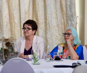 Konferencja pn. ,,Fundusze Unii Europejskiej dla Aglomeracji Kalisko-Ostrowskiej – dekada zmian i wyzwań” z okazji Jubileuszu 10-lecia Stowarzyszenia Aglomeracja Kalisko-Ostrowska zdj sako 20250521 09 300x253 - Konferencja pn. ,,Fundusze Unii Europejskiej dla Aglomeracji Kalisko-Ostrowskiej – dekada zmian i wyzwań” z okazji Jubileuszu 10-lecia Stowarzyszenia Aglomeracja Kalisko-Ostrowska