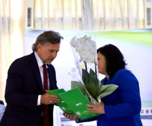 Konferencja pn. ,,Fundusze Unii Europejskiej dla Aglomeracji Kalisko-Ostrowskiej – dekada zmian i wyzwań” z okazji Jubileuszu 10-lecia Stowarzyszenia Aglomeracja Kalisko-Ostrowska zdj sako 20250521 26 300x249 - Konferencja pn. ,,Fundusze Unii Europejskiej dla Aglomeracji Kalisko-Ostrowskiej – dekada zmian i wyzwań” z okazji Jubileuszu 10-lecia Stowarzyszenia Aglomeracja Kalisko-Ostrowska