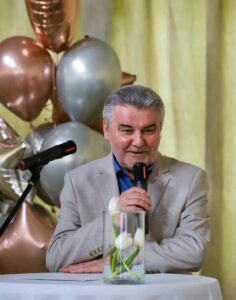 Konferencja pn. ,,Fundusze Unii Europejskiej dla Aglomeracji Kalisko-Ostrowskiej – dekada zmian i wyzwań” z okazji Jubileuszu 10-lecia Stowarzyszenia Aglomeracja Kalisko-Ostrowska zdj sako 20250521 33 236x300 - Konferencja pn. ,,Fundusze Unii Europejskiej dla Aglomeracji Kalisko-Ostrowskiej – dekada zmian i wyzwań” z okazji Jubileuszu 10-lecia Stowarzyszenia Aglomeracja Kalisko-Ostrowska