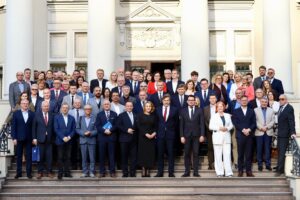 Konferencja pn. ,,Fundusze Unii Europejskiej dla Aglomeracji Kalisko-Ostrowskiej – dekada zmian i wyzwań” z okazji Jubileuszu 10-lecia Stowarzyszenia Aglomeracja Kalisko-Ostrowska zdj sako 20250521 43 300x200 - Konferencja pn. ,,Fundusze Unii Europejskiej dla Aglomeracji Kalisko-Ostrowskiej – dekada zmian i wyzwań” z okazji Jubileuszu 10-lecia Stowarzyszenia Aglomeracja Kalisko-Ostrowska