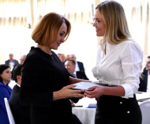 Konferencja pn. ,,Fundusze Unii Europejskiej dla Aglomeracji Kalisko-Ostrowskiej – dekada zmian i wyzwań” z okazji Jubileuszu 10-lecia Stowarzyszenia Aglomeracja Kalisko-Ostrowska zdj sako 20250521 44 300x247 - Konferencja pn. ,,Fundusze Unii Europejskiej dla Aglomeracji Kalisko-Ostrowskiej – dekada zmian i wyzwań” z okazji Jubileuszu 10-lecia Stowarzyszenia Aglomeracja Kalisko-Ostrowska