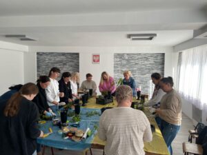 Maj pełen kwiatów i kreatywności! Florystyka 20250603 03 300x225 - Maj pełen kwiatów i kreatywności!