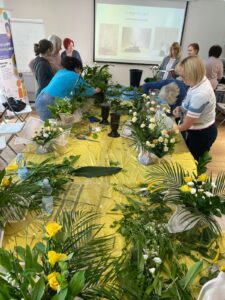 Maj pełen kwiatów i kreatywności! Florystyka 20250603 04 225x300 - Maj pełen kwiatów i kreatywności!