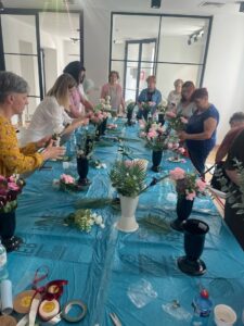 Maj pełen kwiatów i kreatywności! Florystyka 20250603 05 225x300 - Maj pełen kwiatów i kreatywności!