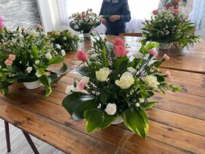 Maj pełen kwiatów i kreatywności! Florystyka 20250603 07 300x225 - Maj pełen kwiatów i kreatywności!