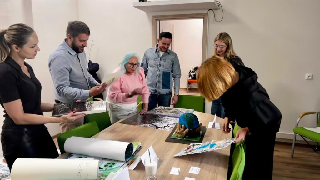 Informacja o wynikach konkursu plastyczno-fotograficznego „Ziemia w naszych rękach”! Wyniki konkursu 20251028 2 1024x576 - Informacja o wynikach konkursu plastyczno-fotograficznego „Ziemia w naszych rękach”!